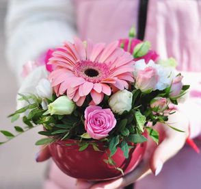 Хрупкий | Доставка цветов от местных магазинов в Алматы